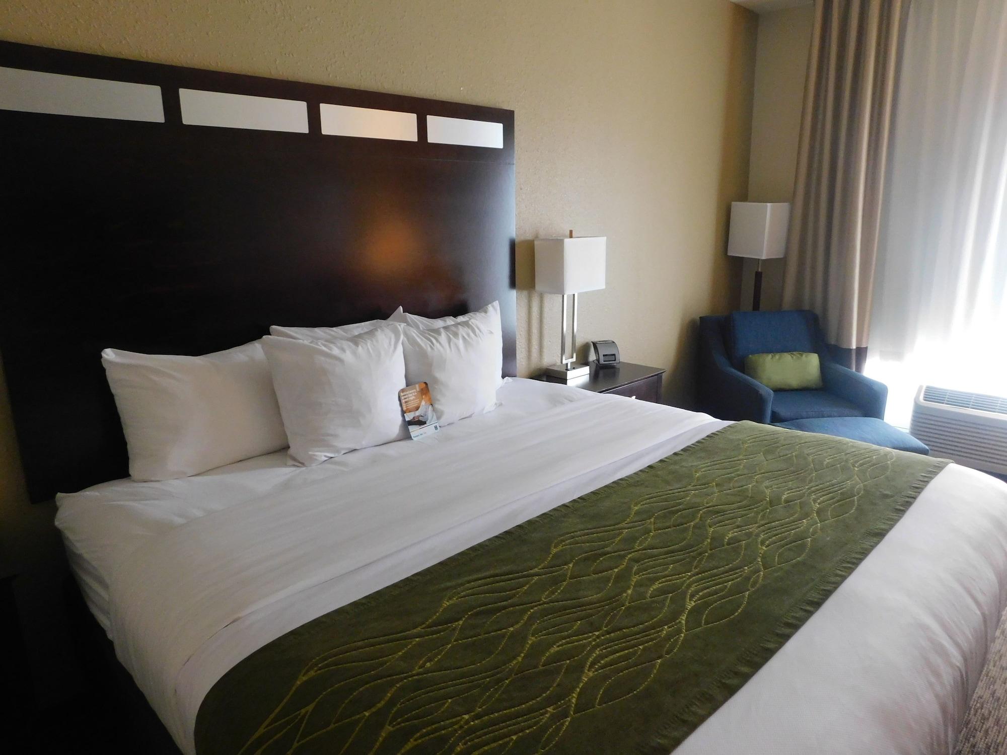 Comfort Inn St. Clairsville Екстериор снимка