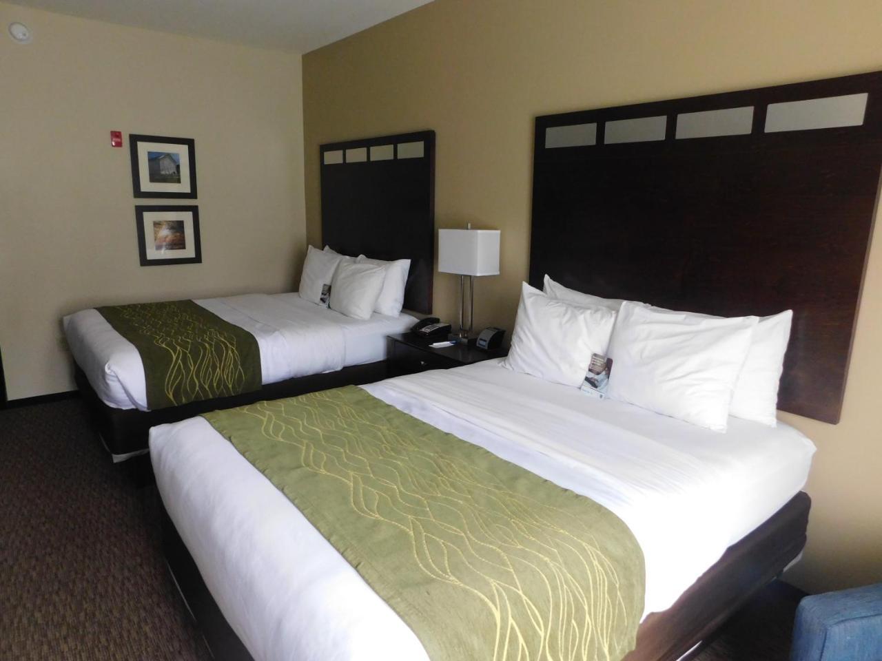 Comfort Inn St. Clairsville Екстериор снимка